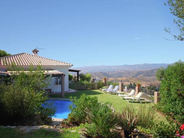 Detached house in mountain setting with great views in Mijas