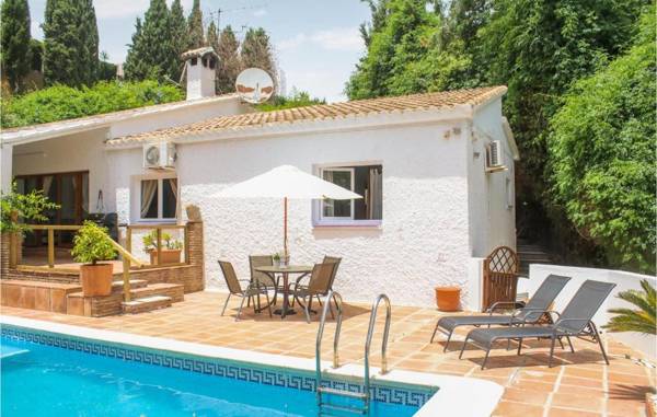 Awesome home in Malaga with Outdoor swimming pool Swimming pool and 3 Bedrooms