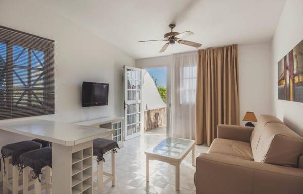 Vista Verde - Adults Only