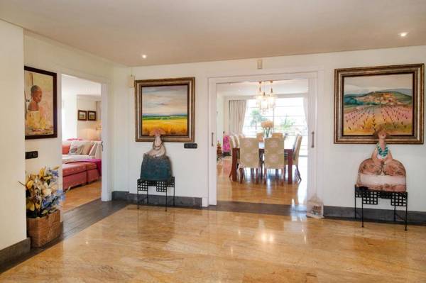 Superb Family Villa in Sonnenland for 12