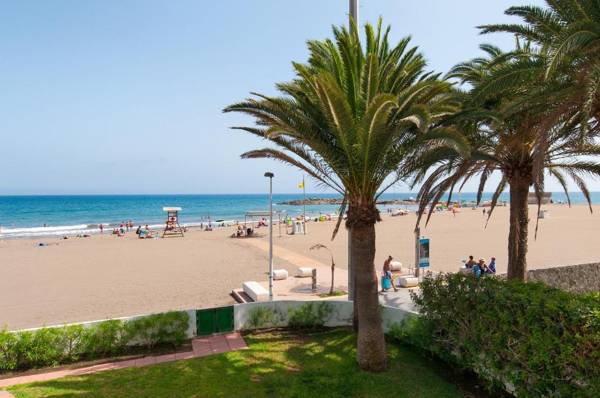 Beachfront Apartment Las Burras FA03