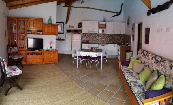 Casa rural con piscina en Hoya de Tunte - 4