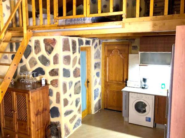 One bedroom house with jacuzzi enclosed garden and wifi at San Bartolome de Tirajana