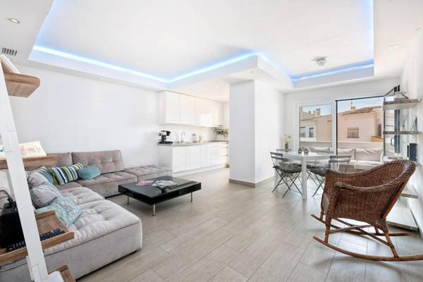 Amazing First Beach Line Apartment in Cabopino Marina