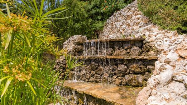 Golden Mile Villa Close to Beach