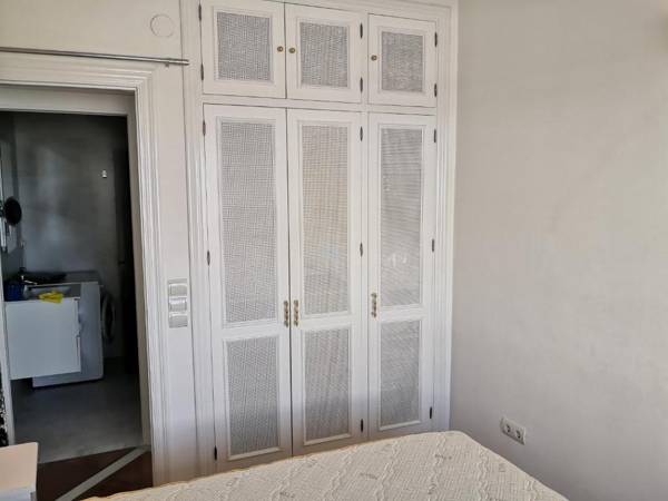 Skol 536C by Completely Marbella