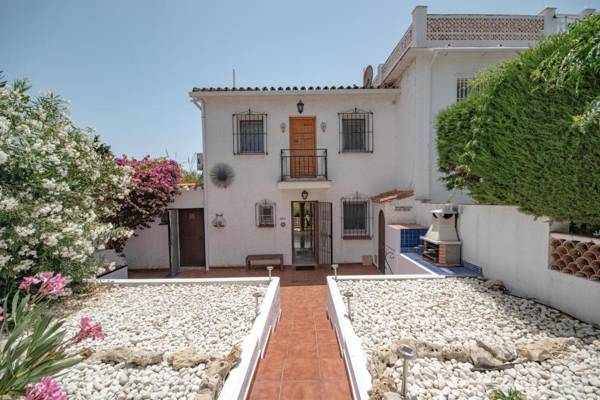 Cozy holiday home at the beach in Costabella Marbella