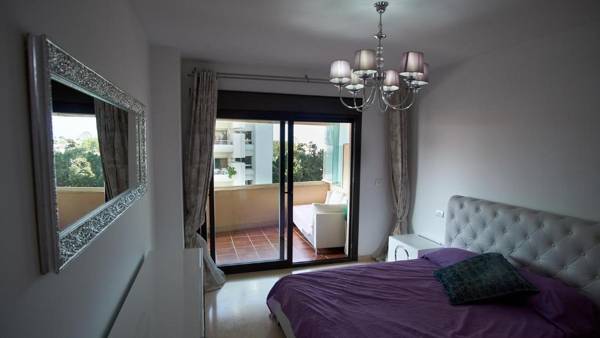 Roy Boston - Luxury Apartment