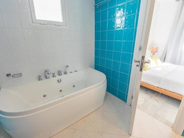 Sea Views+Walk to Everything in Luxurious P. Banus