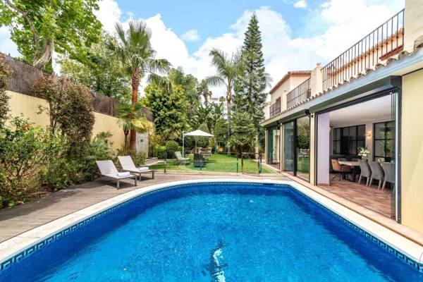 VILLA CASABLANCA : GOLF RETREAT IN GUADALMINA