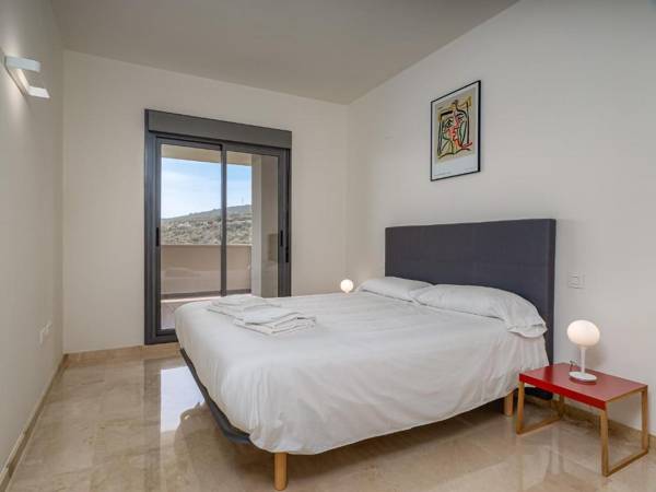 2285 Superb 3 bedrooms and seaview-Rock Bay I