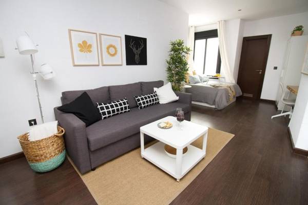 C77 - Romantic Studio in the Center with terrace