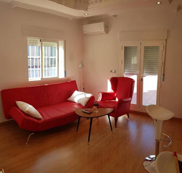 Bonito Atico cerca de la Estacion de buses y trenes