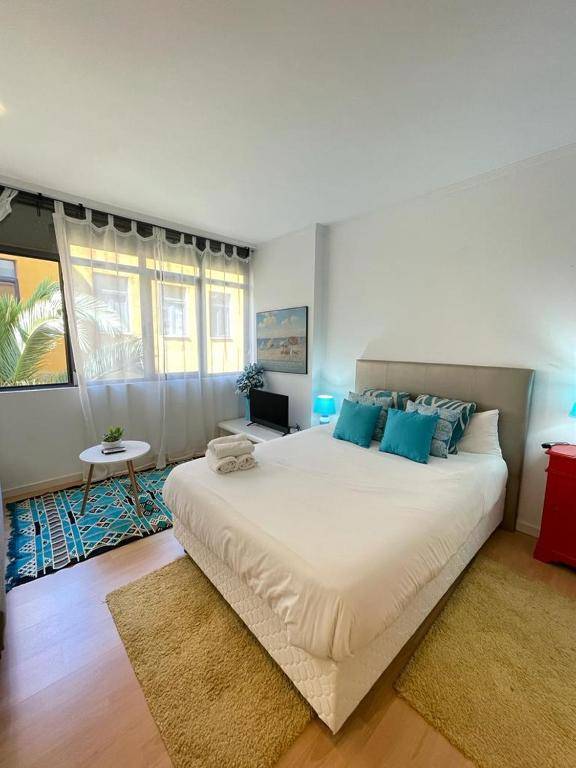 Mártires City Center