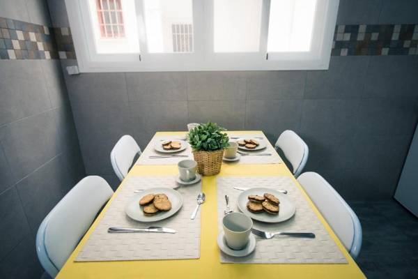 Holidays2Malaga Heredia 3 bedroom opposite Malaga Port