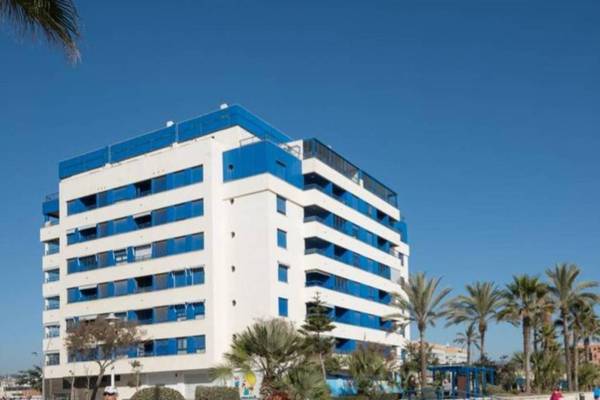 Apartment Facing the Sea and Close to the Center of Malaga