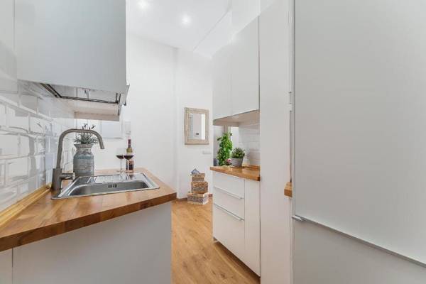 HomeAbroad Apartments - Larios Malaga Deluxe Collection