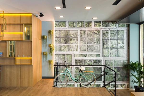 Petit Palace Triball