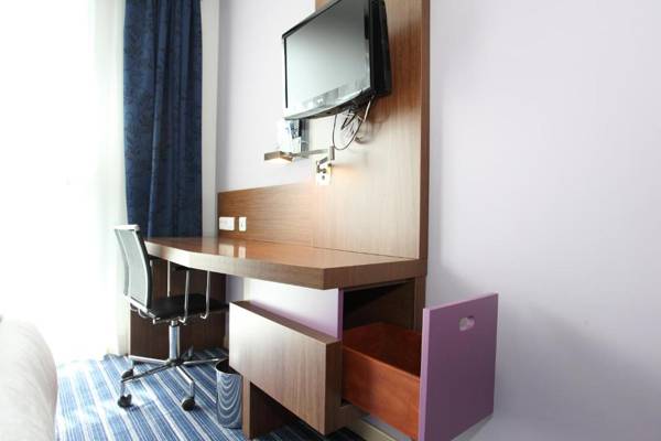 Workspace - Holiday Inn Express Madrid Leganes an IHG Hotel