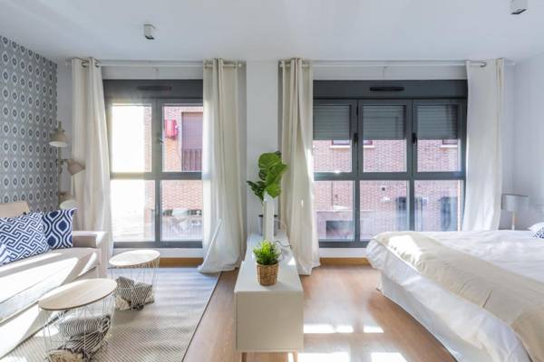 Horoko Apartments by gaiarooms