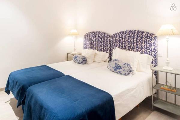 Explore a Walkable Neighborhood around a Comfy Apartment