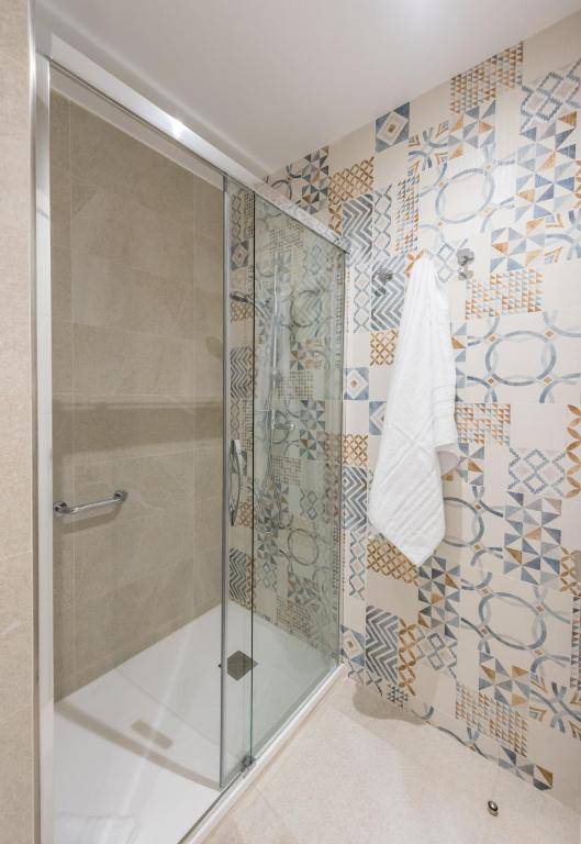 PUERTA DEL SOL CITY CENTER III