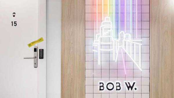 Bob W Chueca