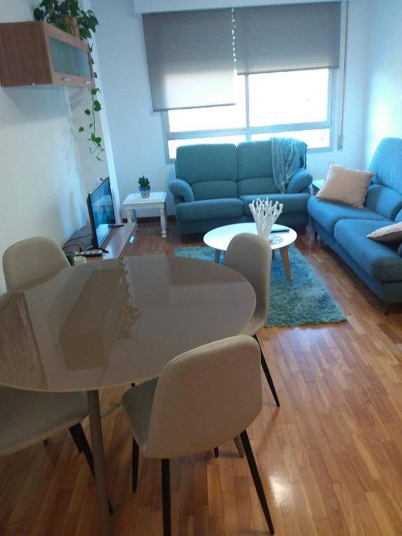 Apartamento Poniente céntrico con dos baños