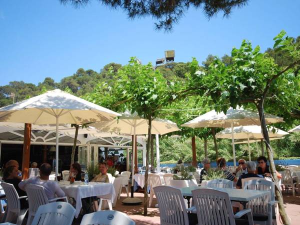 Modern Villa in Canyelles with Private Swimming Pool