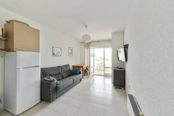 One bedroom appartement at Llanca 200 m away from the beach with sea view shared pool and furnished terrace