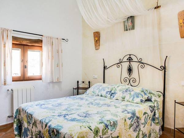 Rustic Cottage in Laroya with Swimming Pool and Terrace