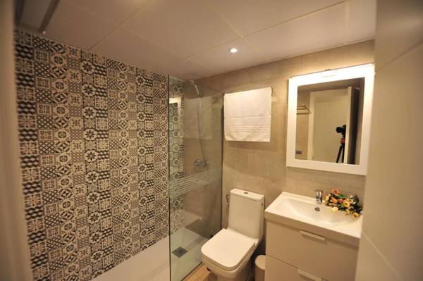 Diseño Terraza dos baños Parking