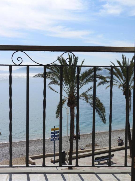 The Beach House Studios & Suites