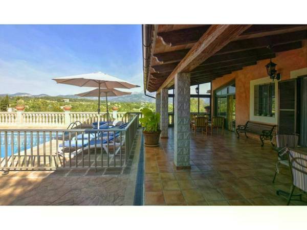 Cozy cottage with pool and air conditioning for 6 people