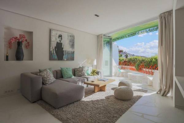 Alba Sunrise APT #IBZ1022 T2