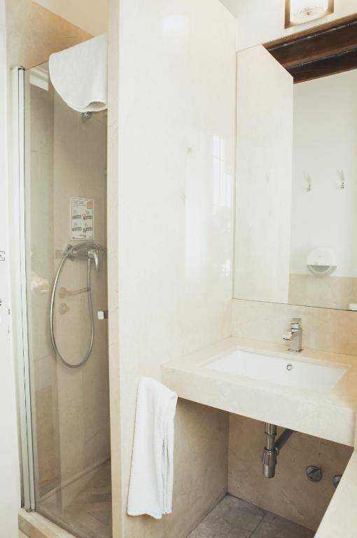 Aqua Granada Inn Apartments