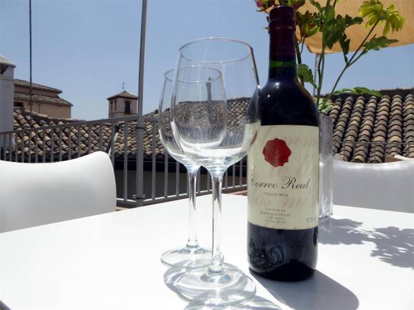 Laurel Suites Apartments