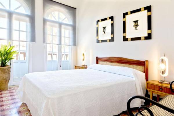 Genteel Home Romanilla