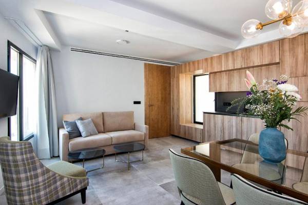 Chezmoihomes Luxury Alhambra Penthouse Collection