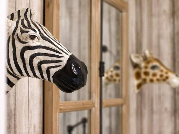 Chezmoihomes Glow and elegant 4 BR apartment in the heart of granada parking free