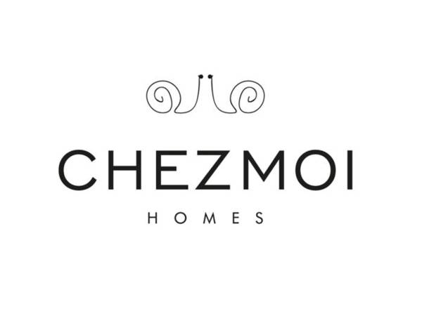 Chezmoihomes Town hall apartment