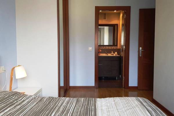 Lauredal - Ático con amplia terraza 2 hab 2 baños pádel parque infantil