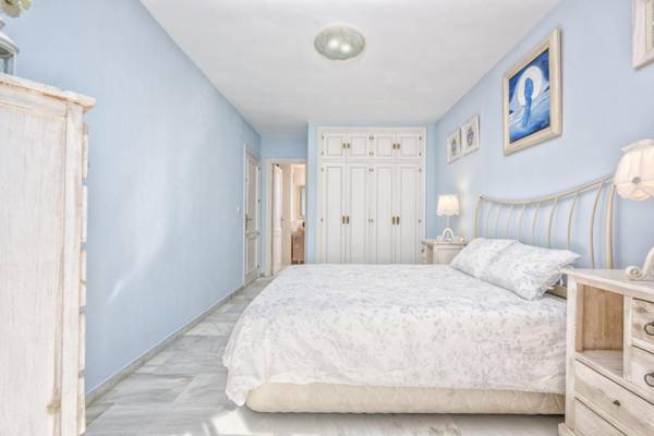 Dona Sofia - Fuengirola Apartment with Sea Views