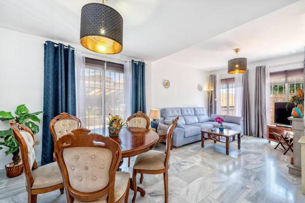 Beatriz - Amazing House in 1 min Walk to the Beach Sea Views WiFi