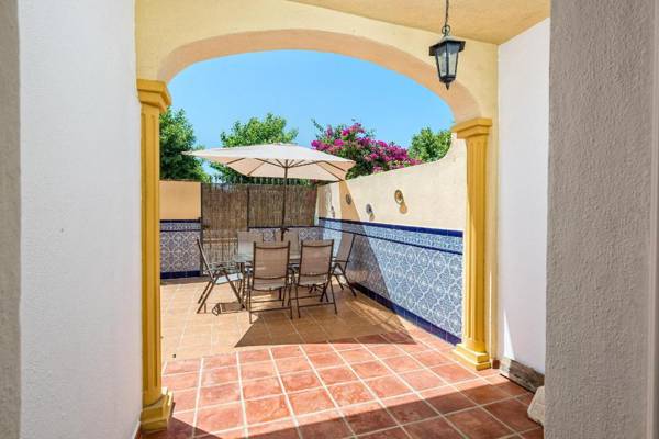 Beatriz - Amazing House in 1 min Walk to the Beach Sea Views WiFi