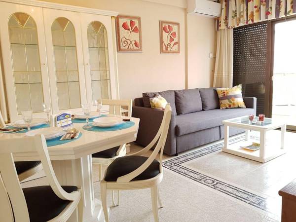 Tasteful Apartment in Fuengirola with Patio