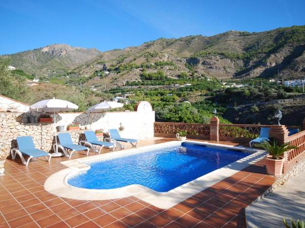 Modern Villa in Frigiliana with Private Swimming Pool