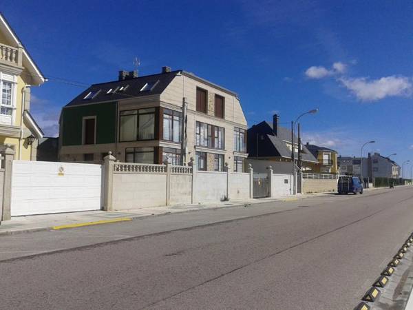 Vivienda de tres dormitorios en primera línea de playa