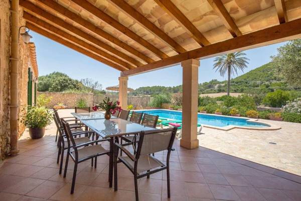 4 bedrooms villa with private pool enclosed garden and wifi at Felanitx