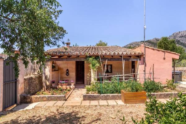 Apartment Hall Of The Mountain